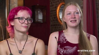 Ersties - Zoe und Tonja stehen auf ungewöhnliche Dinge - Lesbian 